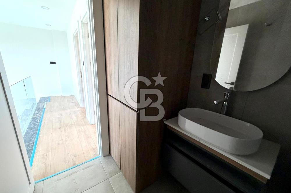Kıbrıs Girne Kervansaray Projesi Havuz Manzaralı Satılık 3+1 Loft Daire