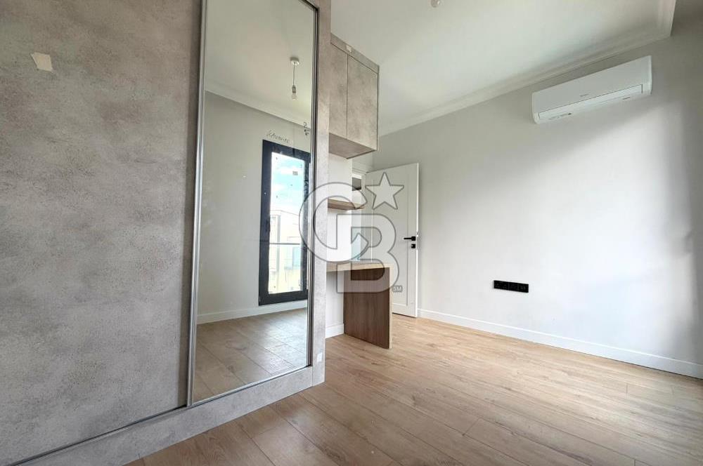 Kıbrıs Girne Kervansaray Projesi Deniz ve Havuz Manzaralı Satılık 3+1 Loft Daire