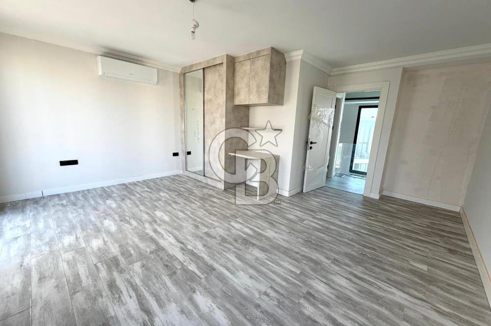 Kıbrıs Girne Kervansaray Projesi Havuz Manzaralı Satılık 4+1 Loft Daire