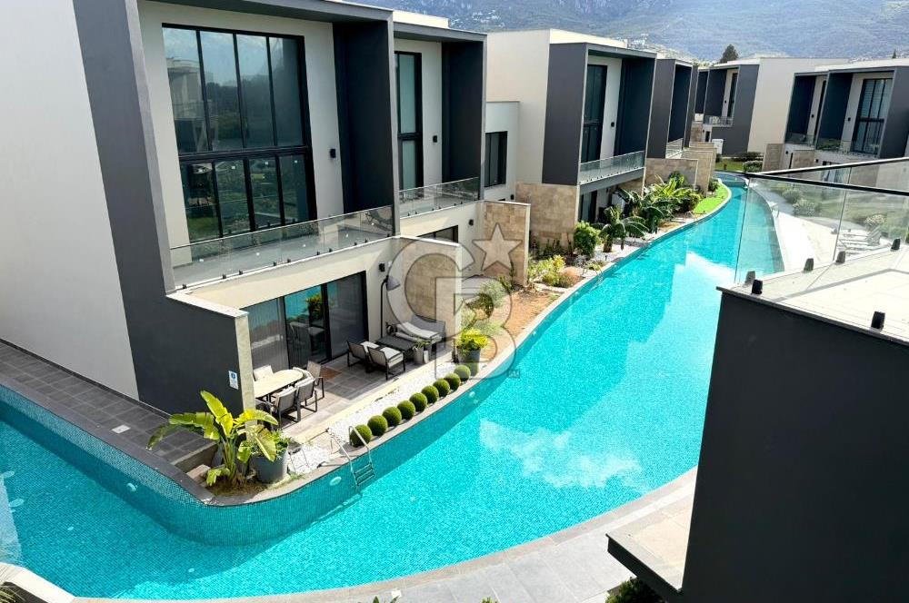 Kıbrıs Girne Kervansaray Projesi Deniz ve Havuz Manzaralı Satılık 3+1 Loft Daire