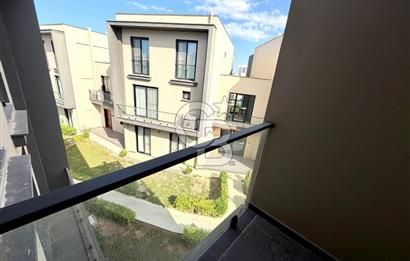 Kıbrıs Girne Kervansaray Projesi Havuz Manzaralı Satılık 3+1 Loft Daire