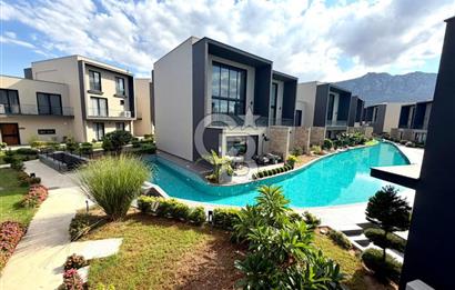 Kıbrıs Girne Kervansaray Projesi Deniz ve Havuz Manzaralı Satılık 3+1 Loft Daire