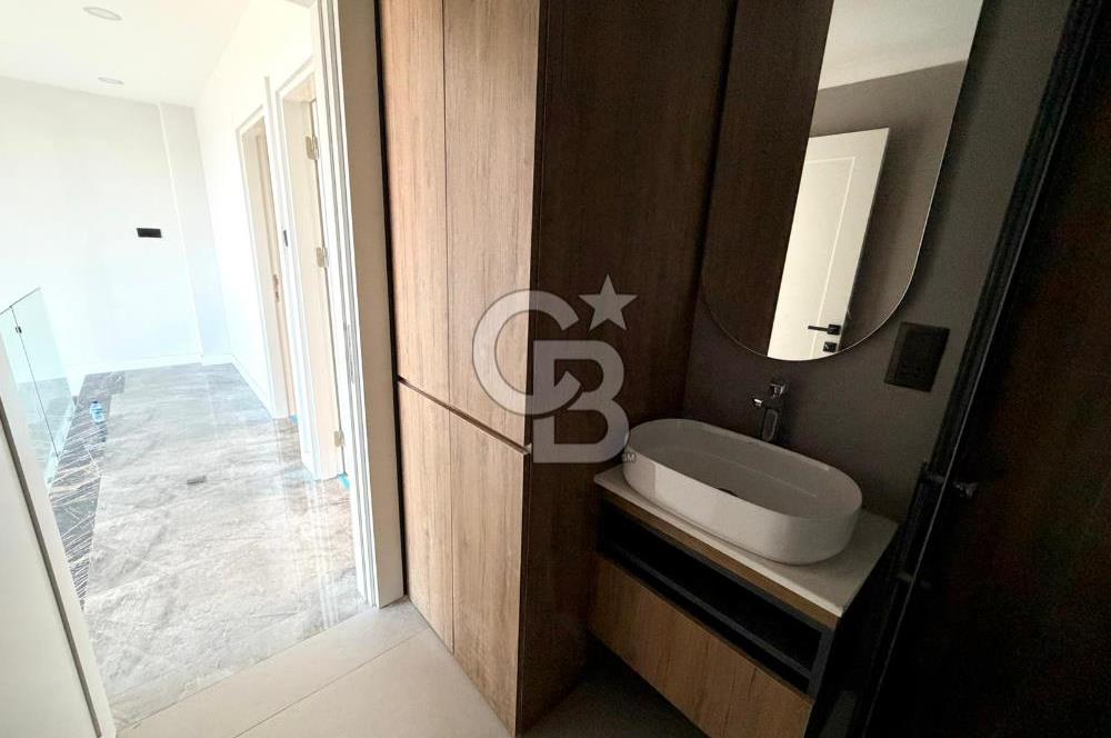 Kıbrıs Girne Kervansaray Projesi Deniz ve Havuz Manzaralı Satılık 3+1 Loft Daire