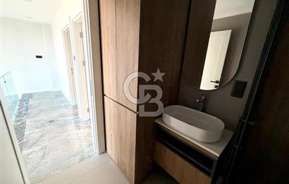 Kıbrıs Girne Kervansaray Projesi Deniz ve Havuz Manzaralı Satılık 3+1 Loft Daire
