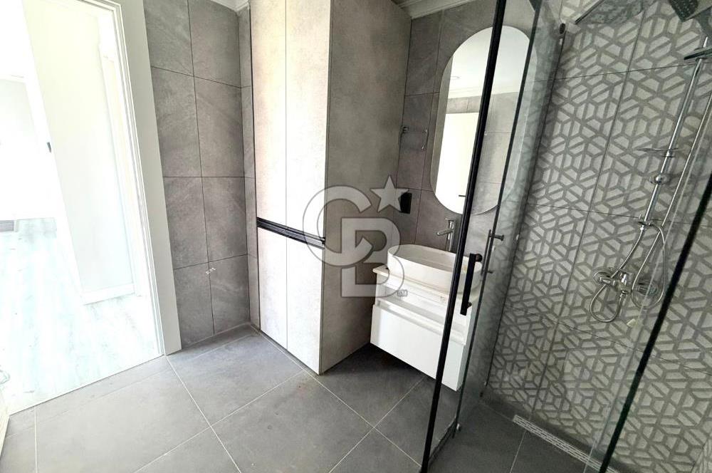 Kıbrıs Girne Kervansaray Projesi Havuz Manzaralı Satılık 4+1 Loft Daire