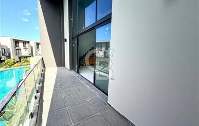 Kıbrıs Girne Kervansaray Projesi Havuz Manzaralı Satılık 4+1 Loft Daire