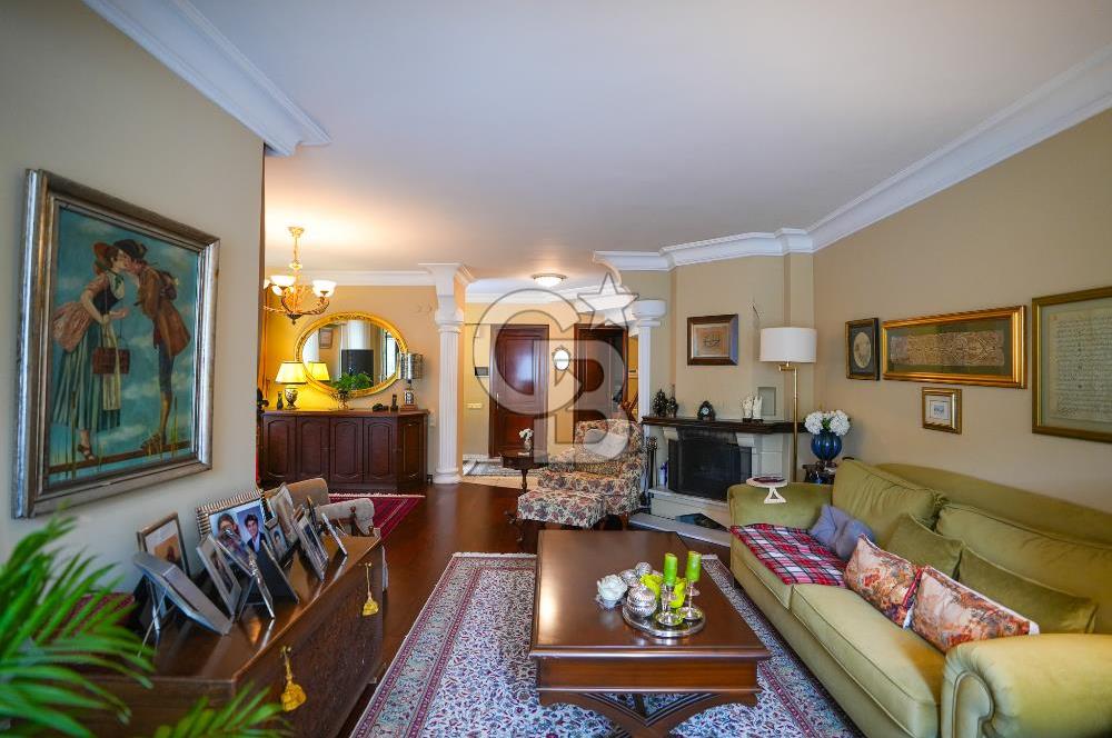 DRAGOS'TA ÇOK ÖZEL KONUMDA SAHİLE 200 METRE MESAFEDE 4 KATLI VİLLA