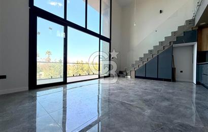 Kıbrıs Girne Kervansaray Projesi Deniz ve Havuz Manzaralı Satılık 3+1 Loft Daire