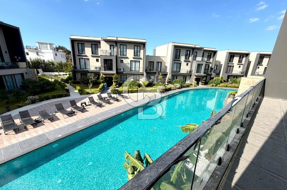 Kıbrıs Girne Kervansaray Projesi Havuz Manzaralı Satılık 4+1 Loft Daire