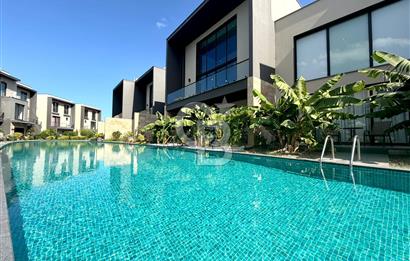 Kıbrıs Girne Kervansaray Projesi Havuz Manzaralı Satılık 4+1 Loft Daire