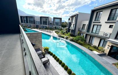 Kıbrıs Girne Kervansaray Projesi Havuz Manzaralı Satılık 3+1 Loft Daire
