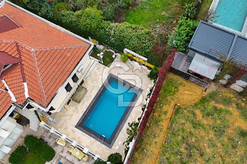 DRAGOS'TA ÇOK ÖZEL KONUMDA SAHİLE 200 METRE MESAFEDE 4 KATLI VİLLA