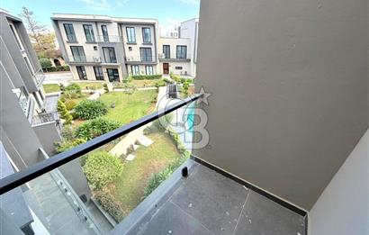 Kıbrıs Girne Kervansaray Projesi Deniz ve Havuz Manzaralı Satılık 3+1 Loft Daire