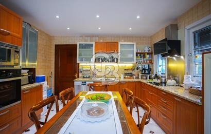 DRAGOS'TA ÇOK ÖZEL KONUMDA SAHİLE 200 METRE MESAFEDE 4 KATLI VİLLA