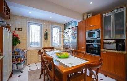 DRAGOS'TA ÇOK ÖZEL KONUMDA SAHİLE 200 METRE MESAFEDE 4 KATLI VİLLA