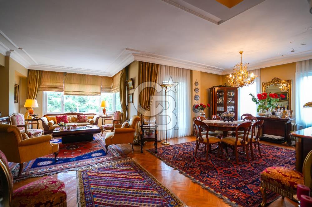 DRAGOS'TA ÇOK ÖZEL KONUMDA SAHİLE 200 METRE MESAFEDE 4 KATLI VİLLA