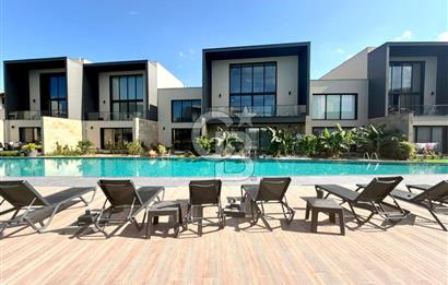 Kıbrıs Girne Kervansaray Projesi Deniz ve Havuz Manzaralı Satılık 3+1 Loft Daire