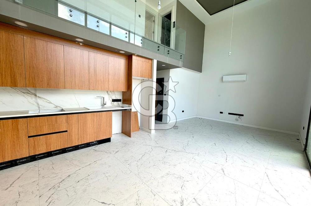 Kıbrıs Girne Kervansaray Projesi Havuz Manzaralı Satılık 4+1 Loft Daire