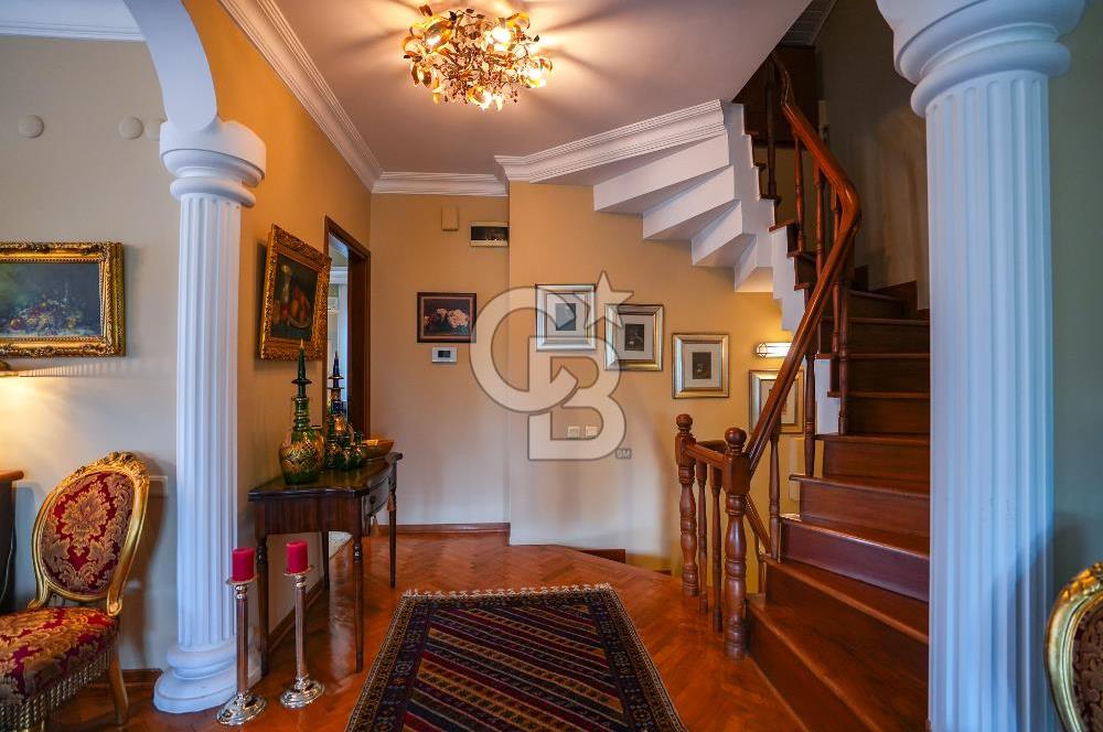 DRAGOS'TA ÇOK ÖZEL KONUMDA SAHİLE 200 METRE MESAFEDE 4 KATLI VİLLA