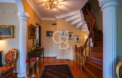 DRAGOS'TA ÇOK ÖZEL KONUMDA SAHİLE 200 METRE MESAFEDE 4 KATLI VİLLA