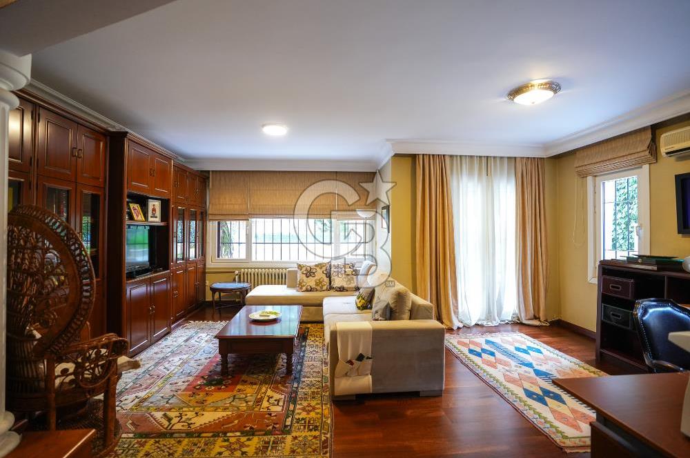 DRAGOS'TA ÇOK ÖZEL KONUMDA SAHİLE 200 METRE MESAFEDE 4 KATLI VİLLA