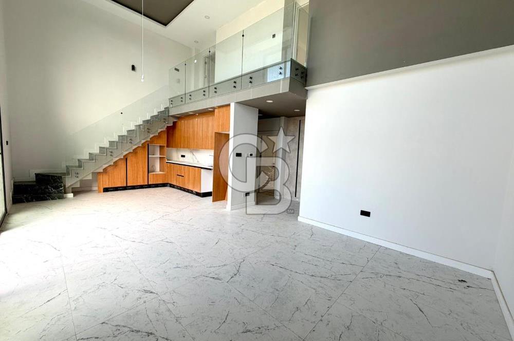 Kıbrıs Girne Kervansaray Projesi Havuz Manzaralı Satılık 4+1 Loft Daire