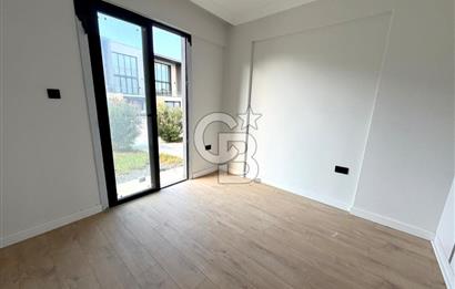 Kıbrıs Girne Kervansaray Projesi Havuz Manzaralı Satılık 2+1 Daire