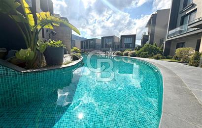 Kıbrıs Girne Kervansaray Projesi Deniz ve Havuz Manzaralı Satılık 3+1 Loft Daire