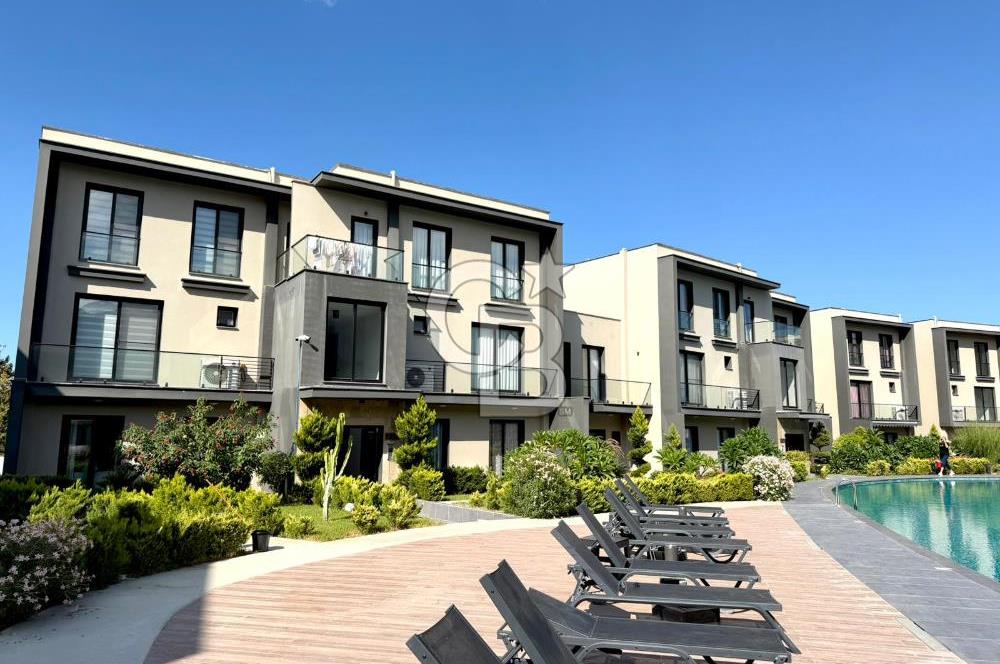 Kıbrıs Girne Kervansaray Projesi Havuz Manzaralı Satılık 2+1 Daire