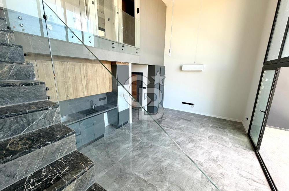 Kıbrıs Girne Kervansaray Projesi Deniz ve Havuz Manzaralı Satılık 3+1 Loft Daire