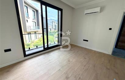 Kıbrıs Girne Kervansaray Projesi Havuz Manzaralı Satılık 3+1 Loft Daire
