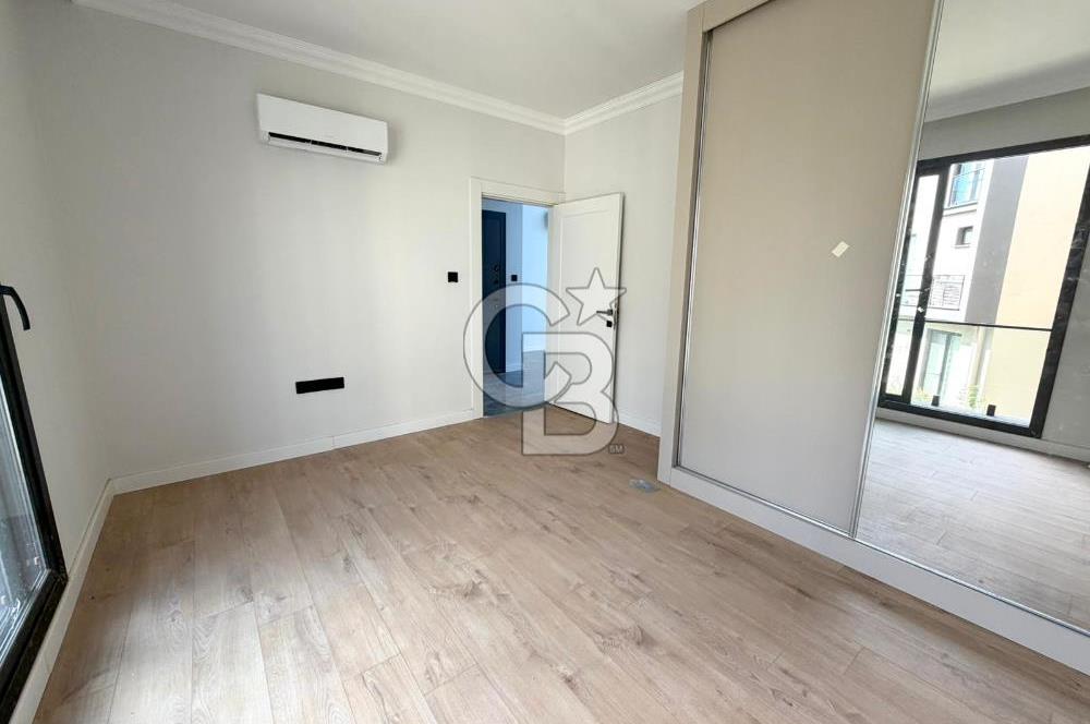 Kıbrıs Girne Kervansaray Projesi Havuz Manzaralı Satılık 3+1 Loft Daire