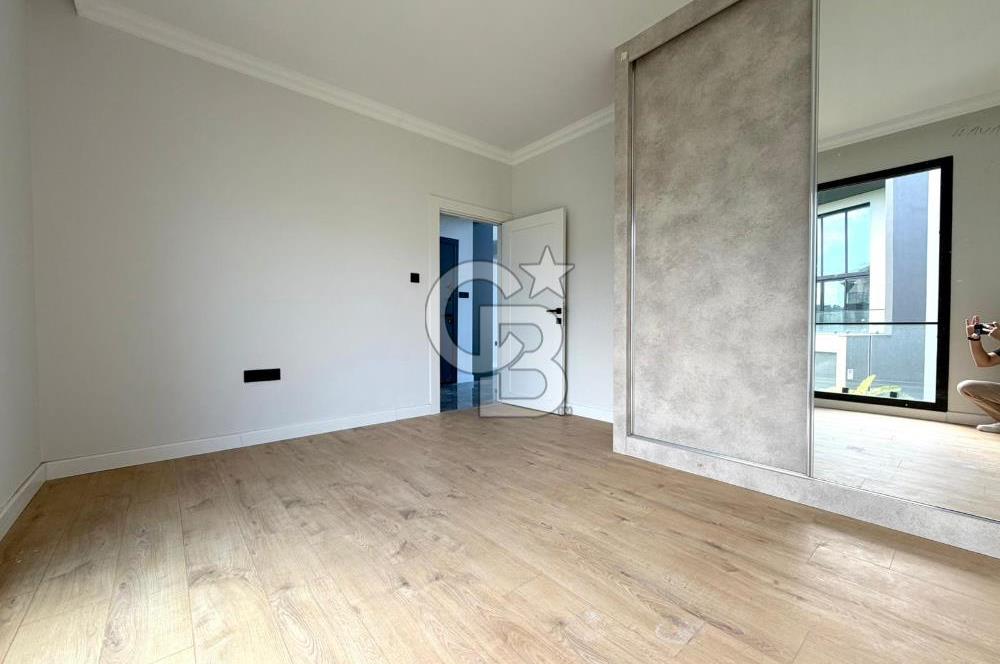 Kıbrıs Girne Kervansaray Projesi Deniz ve Havuz Manzaralı Satılık 3+1 Loft Daire