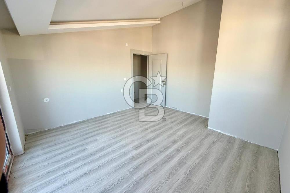 İNCEK'TE CADDE ÜZERİ MERKEZİ KONUMDA SIFIR 2+1 DUBLEX