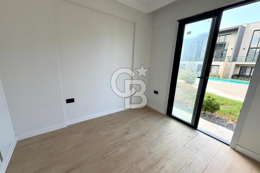 Kıbrıs Girne Kervansaray Projesi Havuz Manzaralı Satılık 2+1 Daire