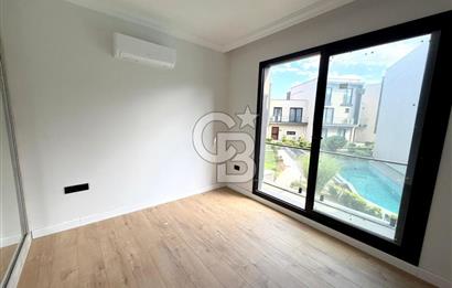 Kıbrıs Girne Kervansaray Projesi Deniz ve Havuz Manzaralı Satılık 3+1 Loft Daire