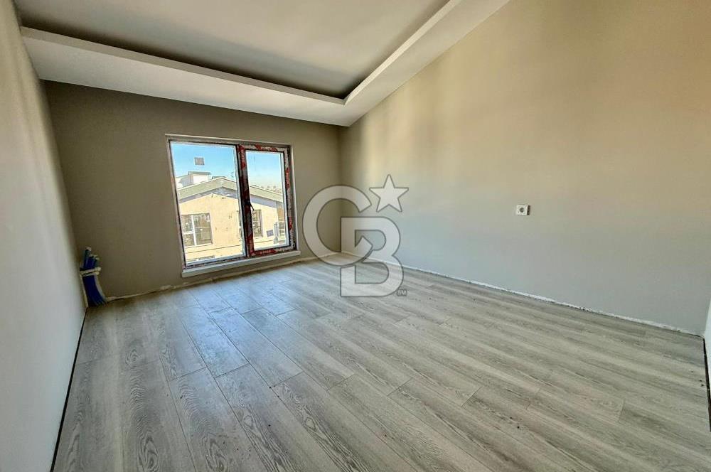 İNCEK'TE CADDE ÜZERİ MERKEZİ KONUMDA SIFIR 2+1 DUBLEX