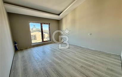 İNCEK'TE CADDE ÜZERİ MERKEZİ KONUMDA SIFIR 2+1 DUBLEX