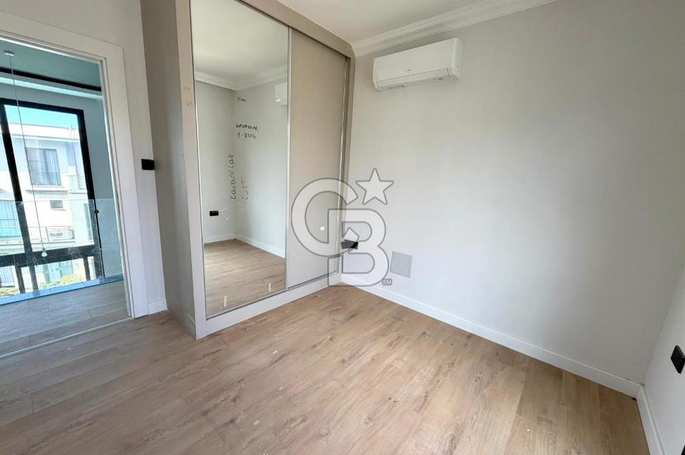 Kıbrıs Girne Kervansaray Projesi Havuz Manzaralı Satılık 3+1 Loft Daire