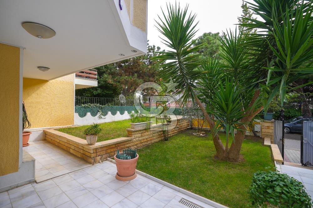 DRAGOS'TA ÇOK ÖZEL KONUMDA SAHİLE 200 METRE MESAFEDE 4 KATLI VİLLA