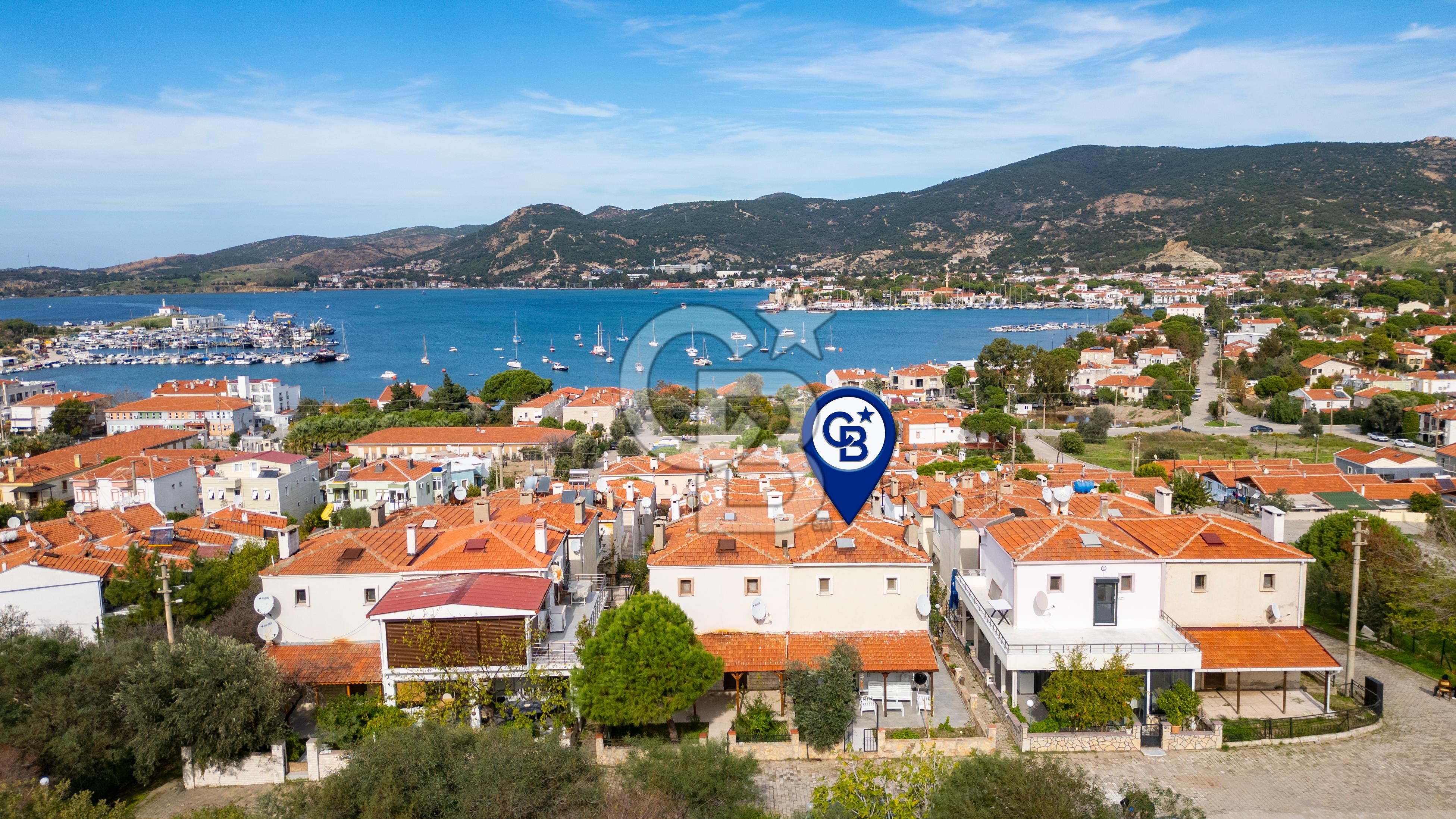 Eski Foça Atatürk Mah. Site İçerisinde Satılık 2+1 Dubleks Villa