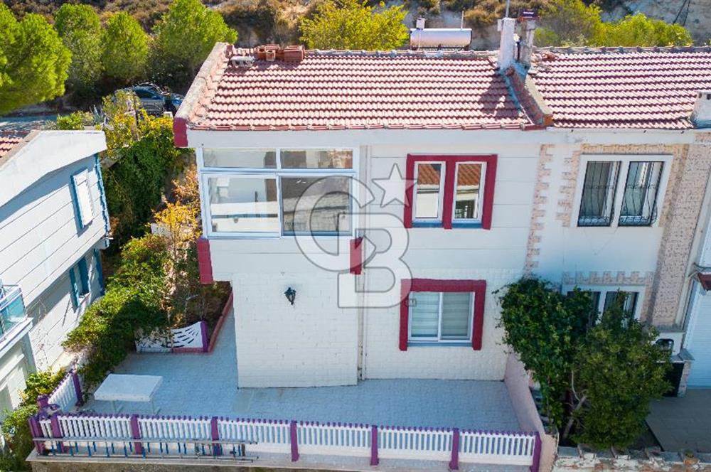 Foça Denizkent Sitesinde Satılık 2+1 Dubleks