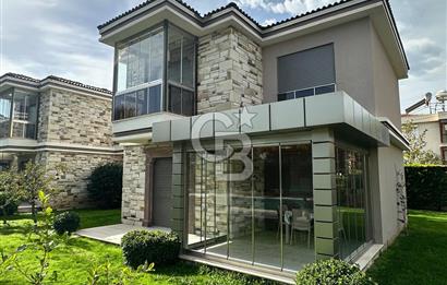 Eski Foça Havuzlu Site İçerisinde Eşyalı Kiralık 3+1 Villa