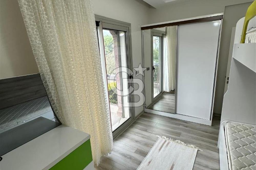Eski Foça Havuzlu Site İçerisinde Eşyalı Kiralık 3+1 Villa