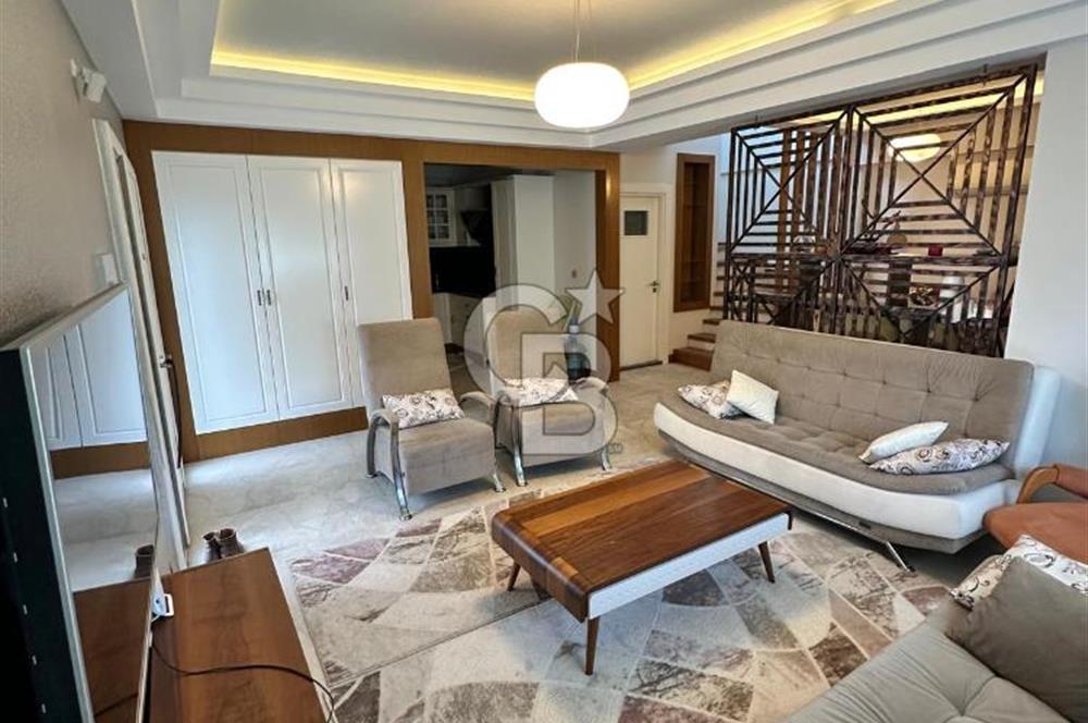 Eski Foça Havuzlu Site İçerisinde Eşyalı Kiralık 3+1 Villa