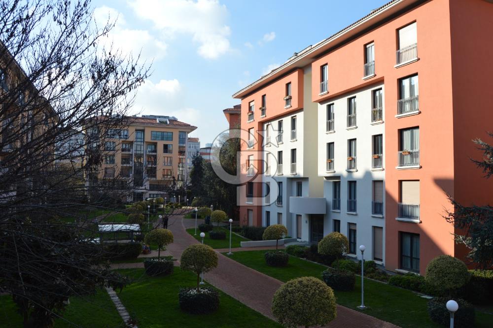 SARI KONAKLAR SİTESİNDE SATILIK 4+1