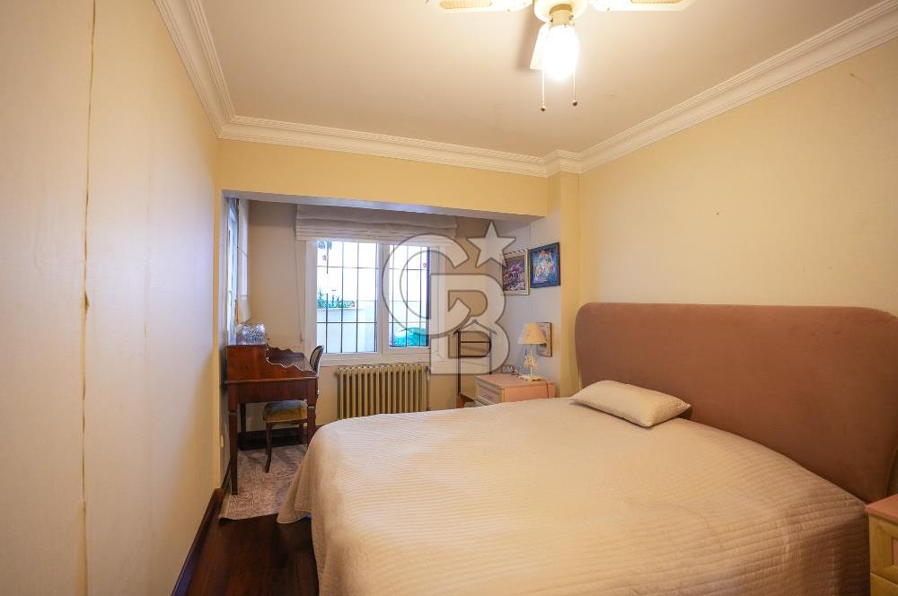 DRAGOS'TA ÇOK ÖZEL KONUMDA SAHİLE 200 METRE MESAFEDE 4 KATLI VİLLA