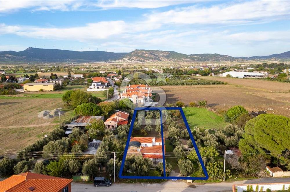 Foça Bağarası Hacıveli Mah. Satılık Kargir Evli Arsa
