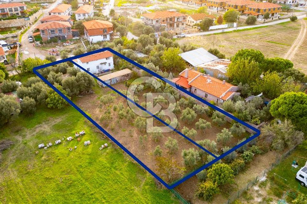 Foça Bağarası Hacıveli Mah. Satılık Kargir Evli Arsa