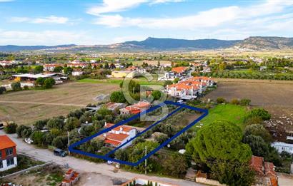 Foça Bağarası Hacıveli Mah. Satılık Kargir Evli Arsa